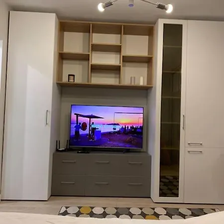 Cosy Luxury Studio Dristor Apartment